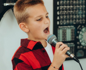 Privačios vokalo pamokos - Alive Cc muzikos mokykla Klaipėda - 1