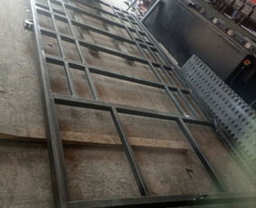 Metalo gaminiai platformos anstatai stumdomi vartai / Uab Mechanas / Darbų pavyzdys ID 4552002
