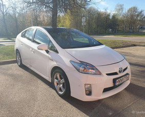 Nuomos paslaugos - Automobilių Toyota Prius nuoma /taksi,bolt - 1