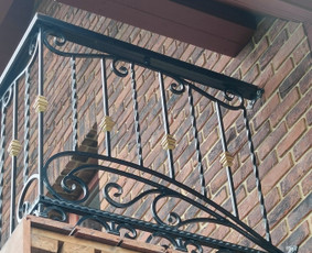 Kalviai, kalvystės darbai - Kalvi&scaron;ki gaminiai Tvoros Vartai Stumdomi turėklai stogeliai - 2