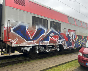 Srautinis valymas - Grafiti valymas, bei kiti auk&scaron;to slegio plovimo darbai. - 4