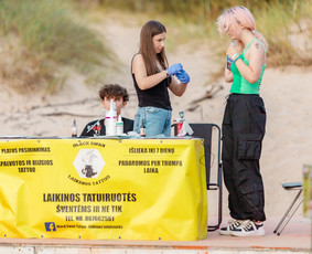 Laikinos tatuiruotės / Veidukų piešimas / Blizgučių stotelė / Black Swan kūno puošyba / Darbų pavyzdys ID 4564354