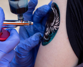 Laikinos tatuiruotės / Veidukų piešimas / Blizgučių stotelė / Black Swan kūno puošyba / Darbų pavyzdys ID 4564358