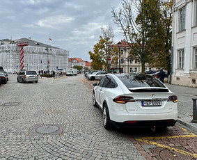 Keleivių pervežimas - Keleivių Pervežimas Tesla Mikroautobusai Iki 8 Keleivių - 1