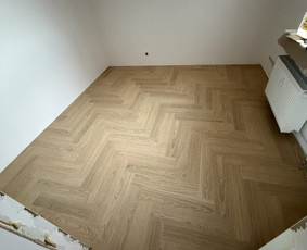 Laminato, vinilo (click sistema) klojimas, išlyginamasis / DASS grindų sprendimai / Darbų pavyzdys ID 4597106