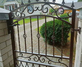 Kalviai, kalvystės darbai - Kalvi&scaron;ki gaminiai Tvoros Vartai Stumdomi turėklai stogeliai - 2