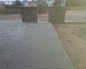 Trinkelių klojimas - Trinkeliu klojimo darbai,tvoru,pamatu betonavimas - 3
