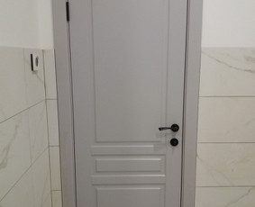 Iš MDF, Baltarusiškos durys sumontuotos su apvadais