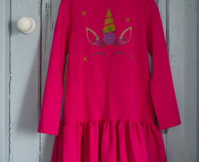 Siuvinėta suknytė mergaitei.
Daugiau rasite čia: https://www.facebook.com/pg/happyangels.lt/shop/?ref=page_internal