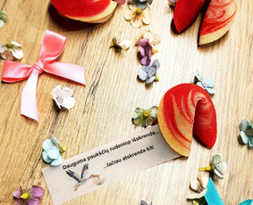 Stalo vardo kortelės, dovanėlės svečiams su laimės sausainiu / Laimės sausainiai - Fortune cookies / Darbų pavyzdys ID 1108647