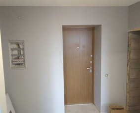 Atlikti darbai: 
- sienų klijavimas GKP plokšte (Knauf sistema),
- pakabinamų GKP lubų montavimas (Knauf sistema),
- GKP pertvarų montavimas (Knauf sistema),
- glaistymo, dažymo darbai.