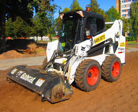 Mini Ekskavatorių nuoma Vilniuje/ Bobcat nuoma Vilniuje - Bobcat nuoma - 2 Bobcat nuoma - Mini Ekskavatorių nuoma Vilniuje/ Bobcat nuoma Vilniuje - 2