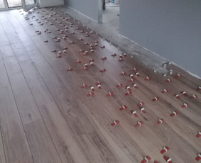 Vidaus apdailos darbai - Laminato klojimas - 1 Laminato klojimas - Vidaus apdailos darbai - 1