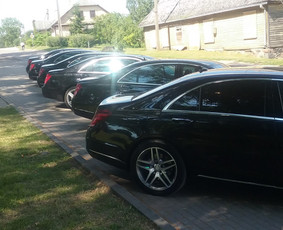 Galime komplektuoti kelis juodus mercedes S500L automobilius jūsų šventei, delegacijai ar svečiams