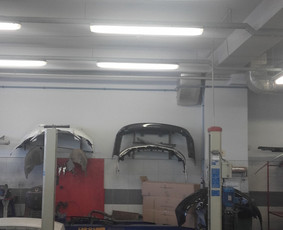 Autoserviso apšvietimas.