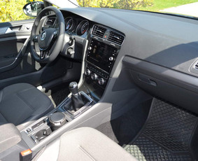 2018-2020 m. VW Golf MK7 Comfortline Business Facelift 1.4 TSI 92KW. Ekonomiškas benzininis variklis. Mechaninė pavarų dėžė.
