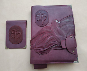Knyga - 55 EUR, pasinė - 10 EUR