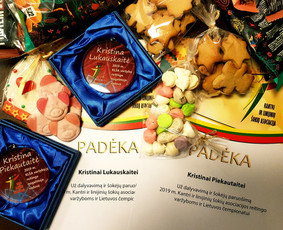 Už puikų šokėjų paruošimą padėkos ir apdovanojimai studijos mokytojoms
