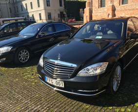 2016.08.20 002

MB S500L ir MB Viano nuoma su vairuotoju jūsų šventei ar kelionei :)
Www.taxidriver.lt , info@taxidriver.lt , 8 687 66366
#mercedes #s500 #amg #viano #mb #sclass #s500L #kaunas...