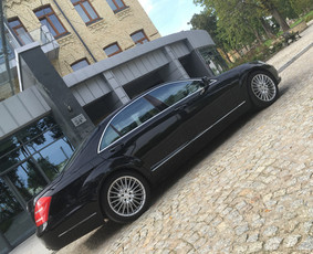 2016.08.21 Meeting clients in airport and transfer to 

MB S500L ir MB Viano nuoma su vairuotoju jūsų šventei ar kelionei :)
Www.taxidriver.lt , info@taxidriver.lt , 8 687 66366
#mercedes #s50...