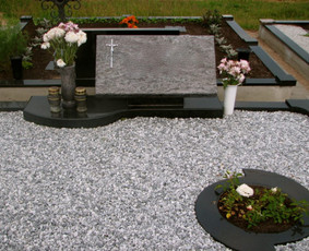 Paminklų gamyba - aukšta kokybė, gera kaina - Paminklų, antkapių montavimas - 1 Paminklų, antkapių montavimas - Paminklų gamyba - aukšta kokybė, gera kaina - 1