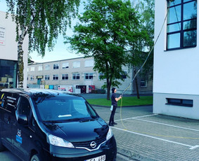 ❇️Langų valymas jonizuotu vandeniu be chemikalų. ⚠️Technologija skirta valyti išorės langus iki 16 metrų aukščio. ?Ši langų valymo technologija sumažina klientų išlaidas.