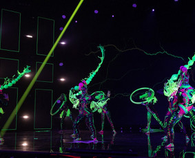 Talentas,Grožis, Kokybė, Tobulumas ... tai Diamonds SHOW!
Pasiilgai nenumaldomo širdies virpulio?! Kraują stingdančių pojūčių?...
Mes Jūsų šventes paversime įsimintinomis amžiams.