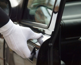 Vairuotojo ir pervežimo, Transporto nuomos paslaugos - Automobilių nuoma su vairuotoju - 1 Automobilių nuoma su vairuotoju - Vairuotojo ir pervežimo, Transporto nuomos paslaugos - 1