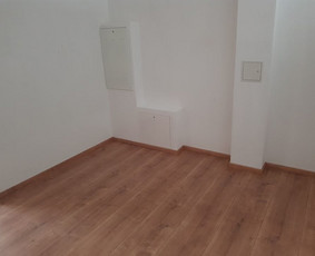 Pajūrio Apdailos Darbai - Grindjuosčių montavimas - 1 Grindjuosčių montavimas - Pajūrio Apdailos Darbai - 1