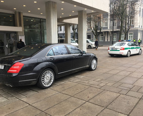 2017.03.09-10 Tarptautinis Europos prezidentų susitikimas Kaune

#prezidentai #transportas #palyda #auksciausia #klase #vip #kaunas #airport #suvairuotoju #nuoma #automobilio #mb #mercedes #starcl...