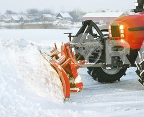 ?Mechanizuotas arba rankinis sniego valymas.
?Sniego valymas nuo stogų ir kitų įvairių paviršių.
?Sniego kasimas ir stumdymas.
?Mechanizuotas arba rankinis barstymas smėlio-druskos mišiniu.