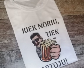 Marškinėlių kaina 12 eurų, siuntimas registruotu paštu 2 eurai, omniva paštomatu 2,50