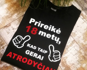 Marškinėlių kaina 10 eurų, siuntimas registruotu paštu 2 eurai, omniva paštomatu 2,50