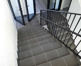 Laiptinių remontas - Plyteliu klijavimas-vidaus apdailos darbai - 1