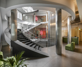 ULTRATOP dekoratyvinio betono grindų danga. Natūralus efektas. Biurų kompleksas "WORKLAND" Kaune. Architektai: Noarchitects
Nuotraukos: Leonas Garbačauskas