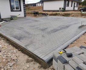 Betoninio pado įrengimas vartų mechanizmui