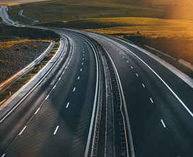 Į Kauną už priimtiną kainą galima nuvykti ne tik autobusu, ne tik pakeleivingu automobiliu, bet ir automobiliu su vairuotoju!
Reikia automobilio didesnei, o gal ir didelei grupei žmonių? Turime!:)