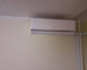 Sumontuotas kondicionieriaus vidinis blokas