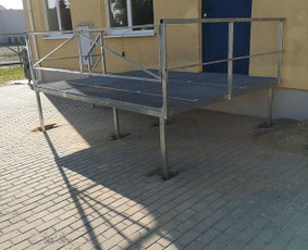 Cinkuotos pakrovimo rampos . Montavimo kainą nuo 150 eurų . Transportavimo kainą nuo 40 eurų.
