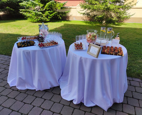Vaišių / šampano staliukas Jums ir Jūsų svečiams.