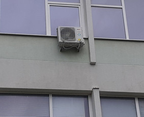Sumontuota split tipo oro kondicionavimo sistema.
Išorinis blokas