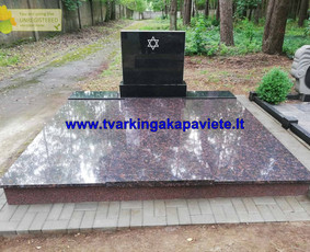 Kapavietės įrengimui naudotas juodas Karelijos ir rudas Tan brown granitas