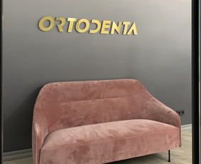 Klinikos kapitalinis remontas per pandemija. Sienos dažymas "Ombre" stiliumi.
