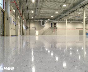 MAPEFLOOR SL savaime išsilyginanti epoksidinė grindų danga. Blizgus paviršius su dekoratyviniu pabarstu.  Sandėliavimo paskirties patalpos Kaune.
http://www.mapei.com/public/NO/products/6732-ma...
