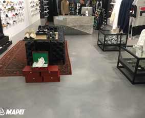 ULTRATOP dekoratyvinio betono grindų danga. Natūralus efektas. Prekybinės paskirties patalpos "SALT Concept" Vilniuje. 
http://velvemst.lt/uploads/517_ultratop_lt_160318.pdf