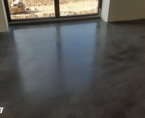 ULTRATOP cementinė savaime išsilyginanti grindų danga. Lengvai poliruotas efektas.
http://velvemst.lt/uploads/517_ultratop_lt_160318.pdf