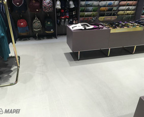 ULTRATOP dekoratyvinio betono grindų danga. Natūralus efektas. Parduotuvių "Trip shop" patalpos Kaune. 
http://velvemst.lt/uploads/517_ultratop_lt_160318.pdf