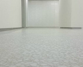 ULTRATOP cementinė savaime išsilyginanti grindų danga. "Terrazzo" efektas su marmuro užpildais, Valstybės pažinimo centras Vilniuje. http://velvemst.lt/uploads/517_ultratop_lt_160318.pdf