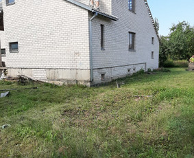 Pastato griovimas.