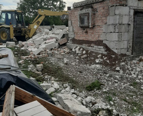 Griovimo darbai su technika.